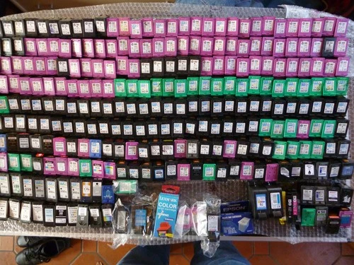 über 200 leere Tintenpatronen HP und Canon 