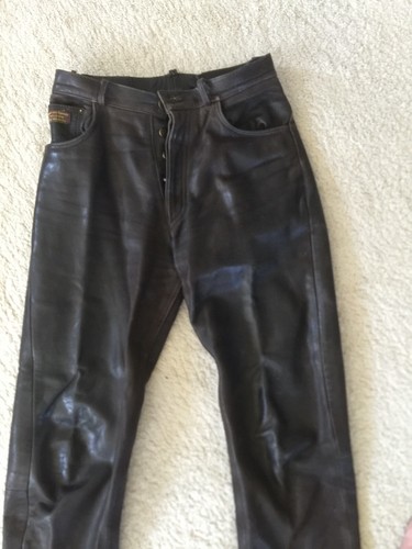 Knackig enge Lederhose Herren, Gr. M