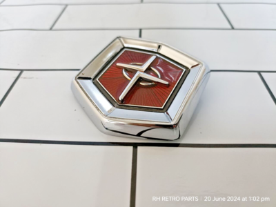 DATSUN CEDRIC 330 Front Hood and Trunk Emblem Badge 78852-Y0100