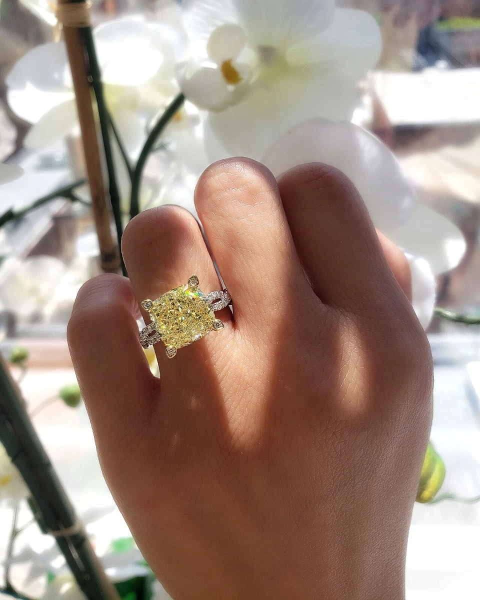 Cushion Cut Engagement Ring | 2.60 ct I VS1 GIA 18K Yellow Gold