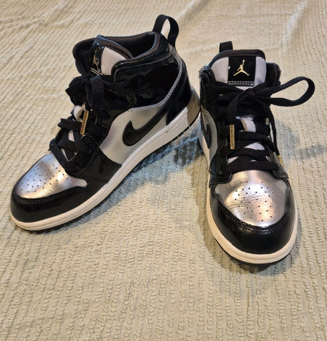 Nike Air Jordan 1 Mid SE Black Metallic Silver Gold Youth 2Y Jumpman Shoes