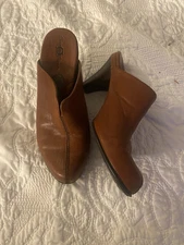 Born Caramel Brown  Leather Mule Clogs Women's size 7