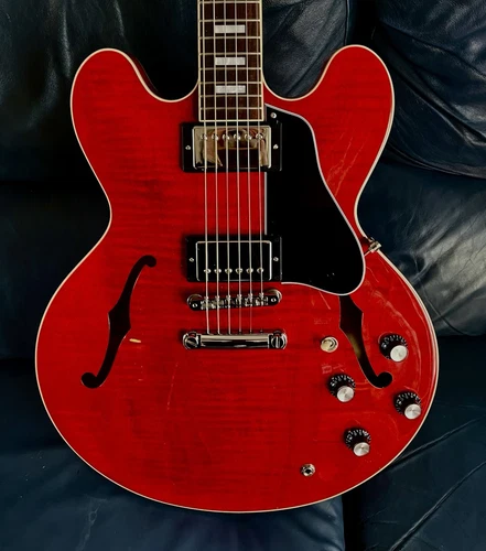 Gibson ES-335 Guitar - Sixties Cherry. “AAA TOP” OHSC