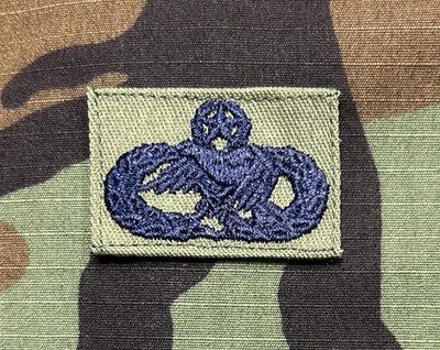 US Air Force Command Maintenance Badge BDU Sew-On OD Green USAF