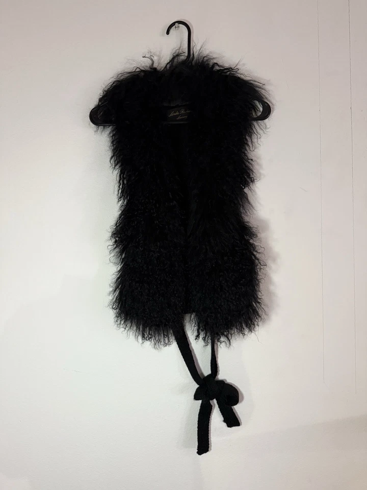 Chaleco Linda Richards Lujo Negro Piel Tibetana Talla S Excelente Estado. Foto 3 de 4