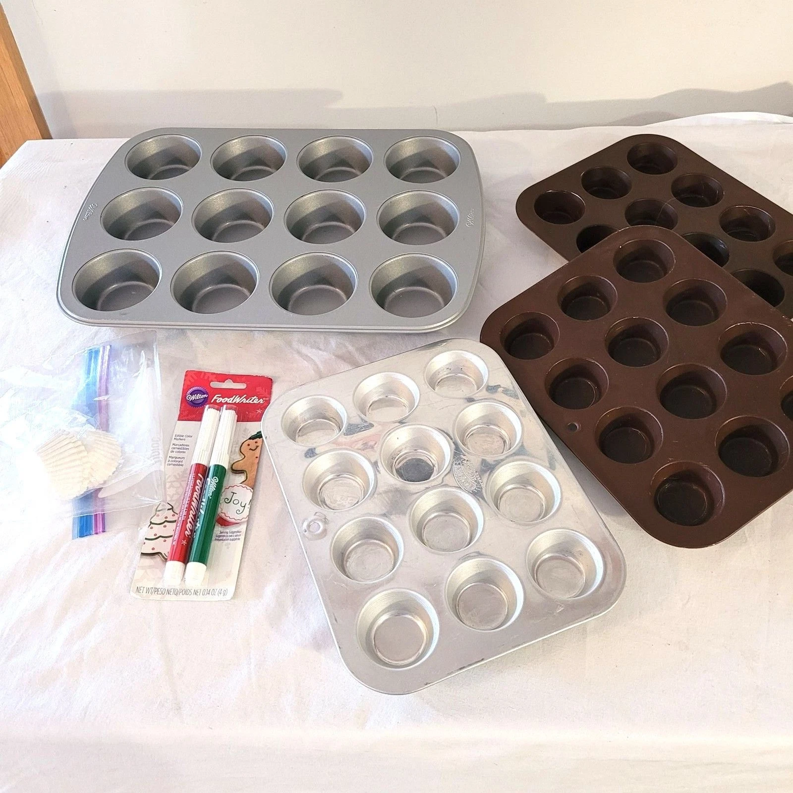 Mini & 1cup muffin pans 4 pcs, New food writer and mini paper cups