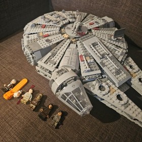LEGO Star Wars Millennium Falcon 75105 100% Complete w All Minfigs, Manual & Box