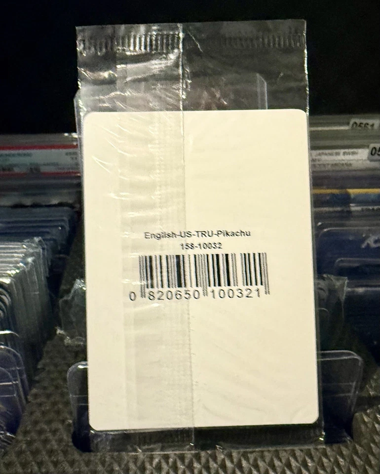Pokemon TCG Pikachu - Toys R Us Promo - 26/83 - Selado - Imagem 2 de 2