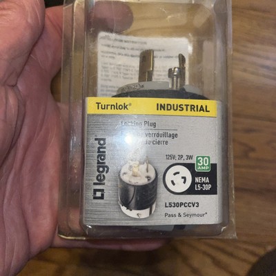 Legrand twist lock Plug NEMA L5-30P  30 amp 125V 2P 3W / Pass & Seymour 