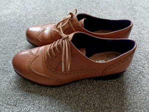 clarks softwear brogues