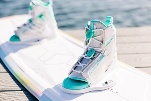 Liquid Force Plush Wakeboard Bindings - Women's (4-7) - 2025 - Picture 3 of 9