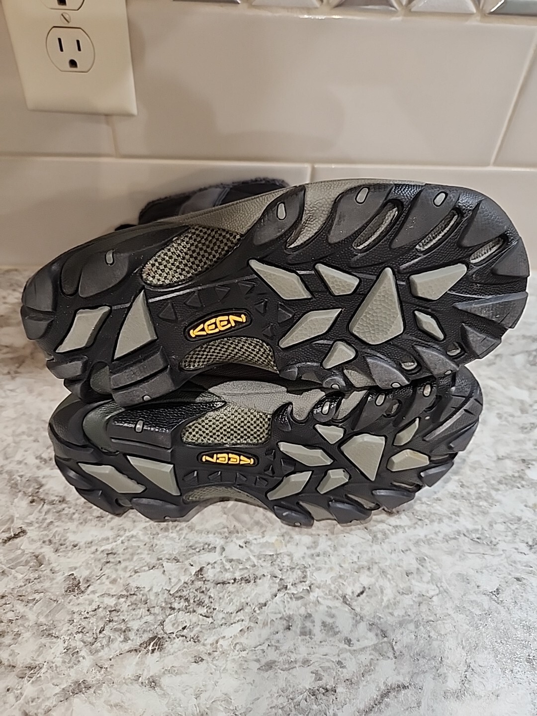 Stivali Keen taglia 6 trapuntati neri Betty invernali neve 200 grammi isolati asciutti