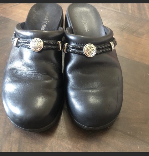 minnetonka leather clogs