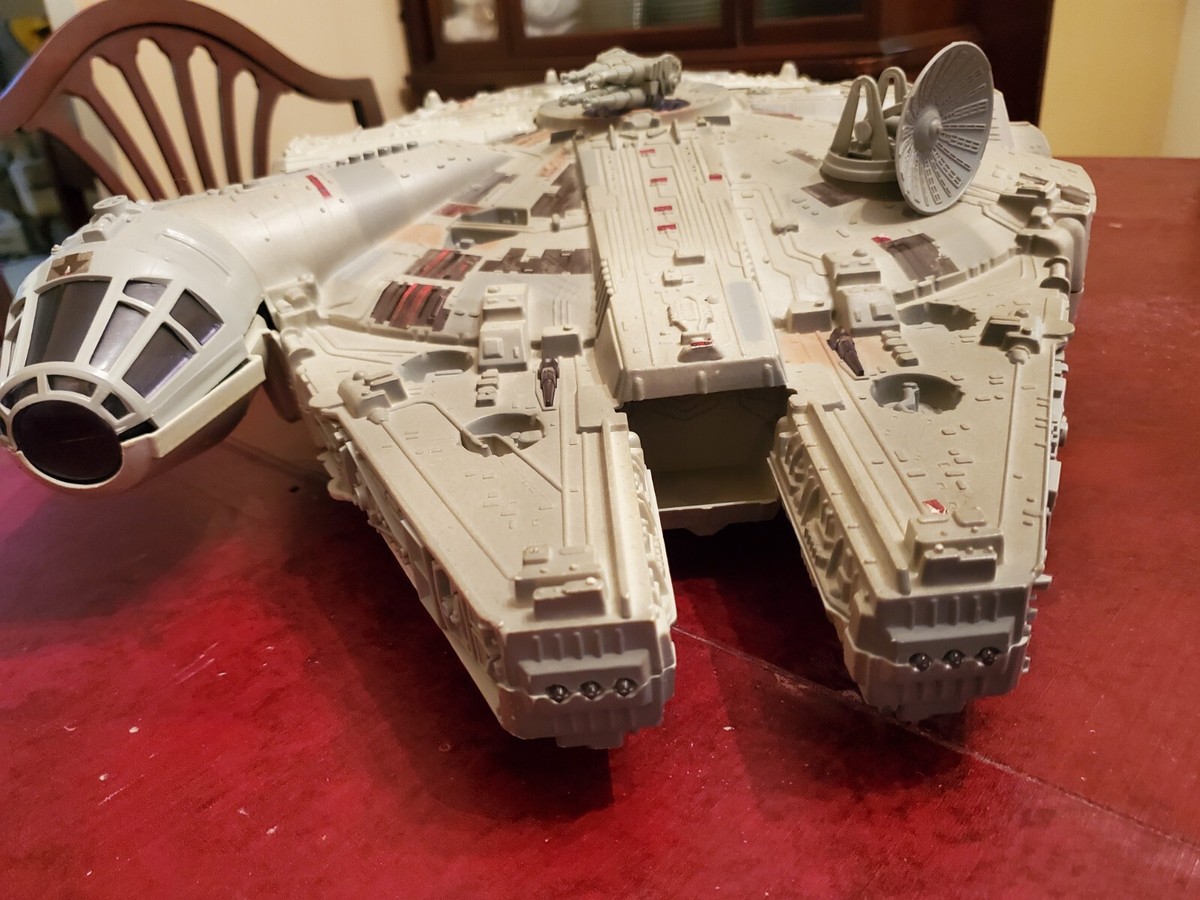 特撮 STAR WARS MILLENNIUM FALCON STAR WARS MICRO GALAXY SQUADRON ASSAULT CLASS MILLENIUM FALCON