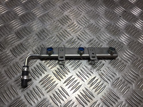 Smart ForTwo C451 Einspritzleiste Düsenstock Spritzanlage A1320103000