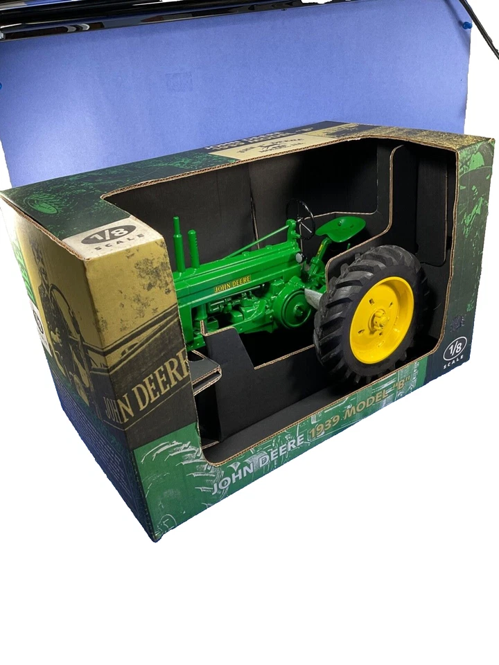 1998 Country Classic by Scale Models John Deere Model "B" Tractor, 1/8 Scale MIB - Image 4 of 4
