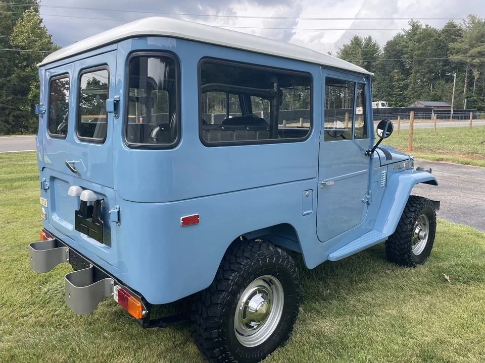 Toyota Land Cruiser 1974  Foto 3 de 4