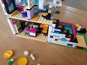 LEGO FRIENDS: Livi's Pop Star House (41135) 95% COMPLETE + Manuals, 