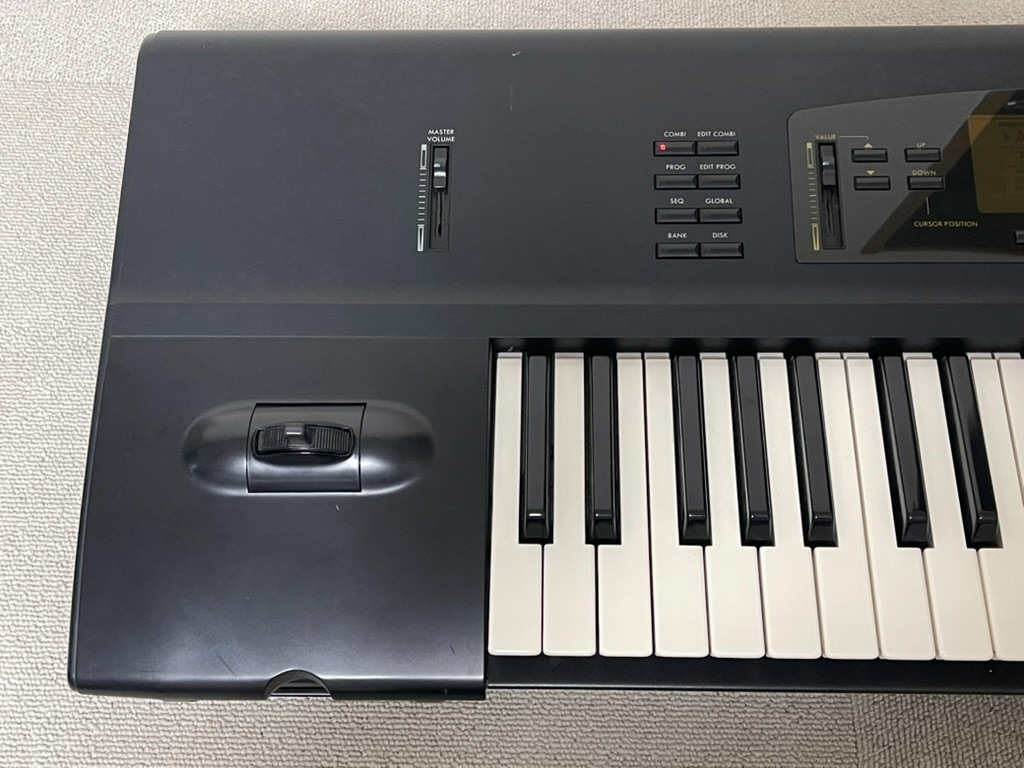KORG 01/W FD Music Workstation 61 Key Synthesizer with Power Cable