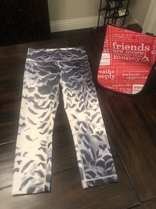 black and white lululemon leggings