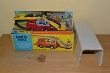 Vintage Corgi Toys No 64 Ford Control Jeep Conveyer;Original Figues, Sacks, Box