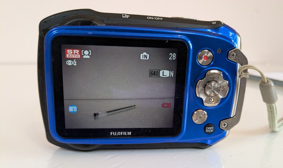 Fujifilm FinePix XP170 Waterproof Digital Camera Tested Working NO CHARGER