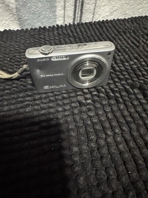 Casio Exilim EX-Z200 10.1 Mega Pixels Silver Compact Digital Camera