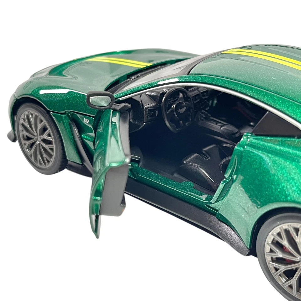 Modellino Auto RW Model 1/24 Aston Martin V12 Vantage - Immagine 4 di 4