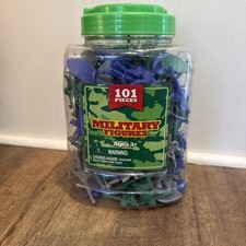 Army Men 101 pieces  26 Extra WWII Military Figures Green/Gray/ Purple Plastic