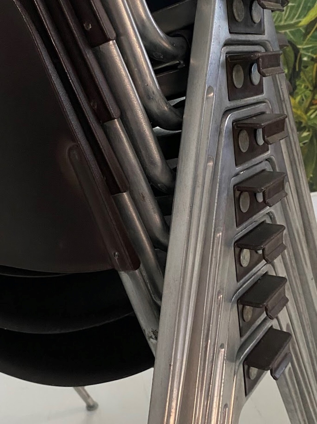 Vintage Knoll International 1601 Model stackable chairs by Don Albinson 1970s