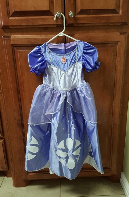 amber sofia the first costume