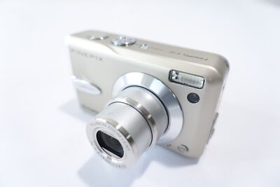FUJIFILM FinePix F30 6.3メガピクセル Fujifilm FinePix F30 6.3 MP 3x Optical Zoom Digital Camera