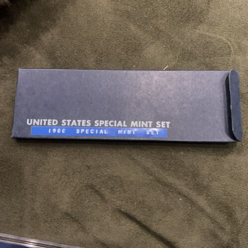 1966 US Special Mint Set in Original Blue Plastic Case 40% Silver Kennedy Half - Picture 3 of 3