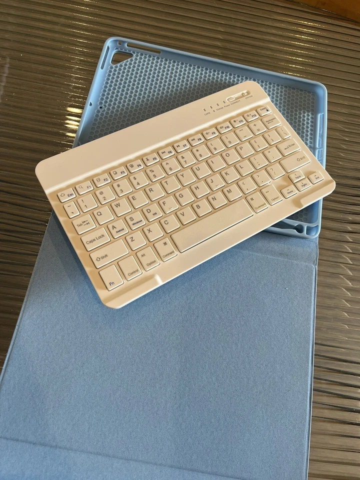 Wireless Keyboard for Tablet  10in  Light Blue - Image 3 of 4