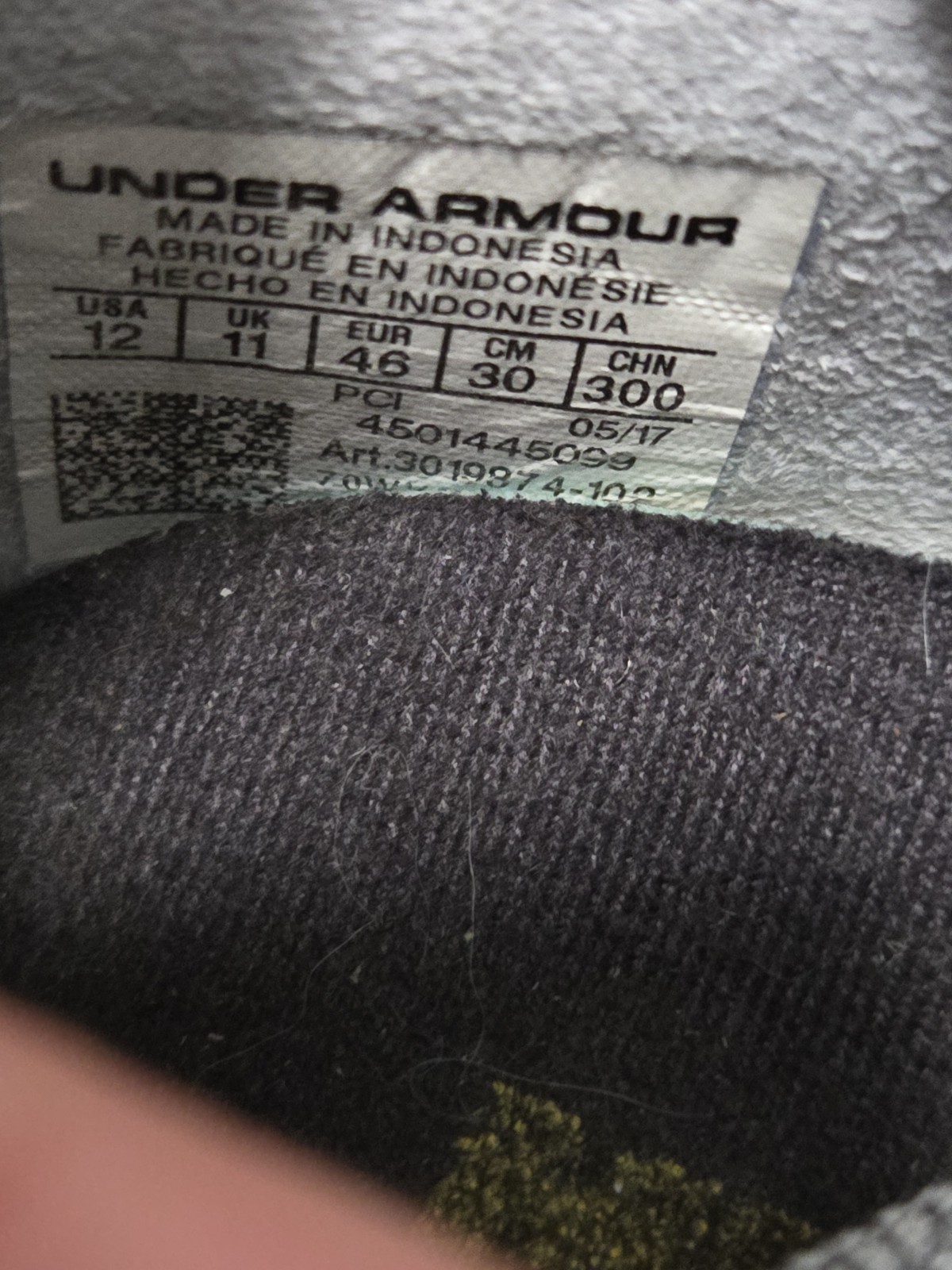 Under Armour Men's Size 12 Gray Knit Running Shoes Gym School 3019974 thumbnail 6