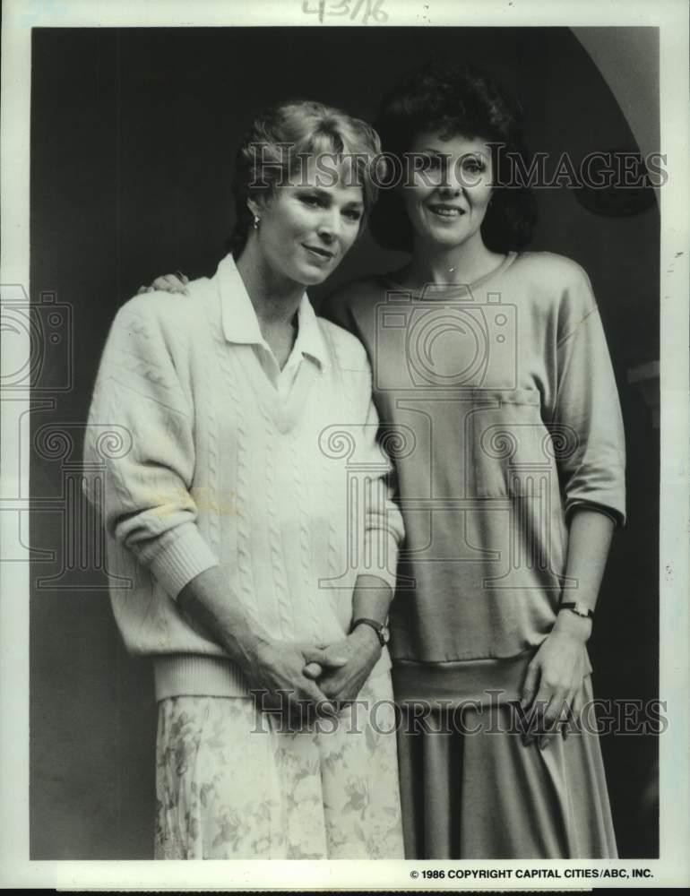 1986 Press Photo Actress Mariette Hartley with co-star in 