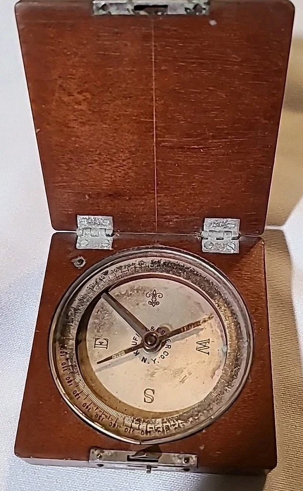Brújula vintage Keuffel & Esser Co New York en estuche de madera Foto 3 de 4