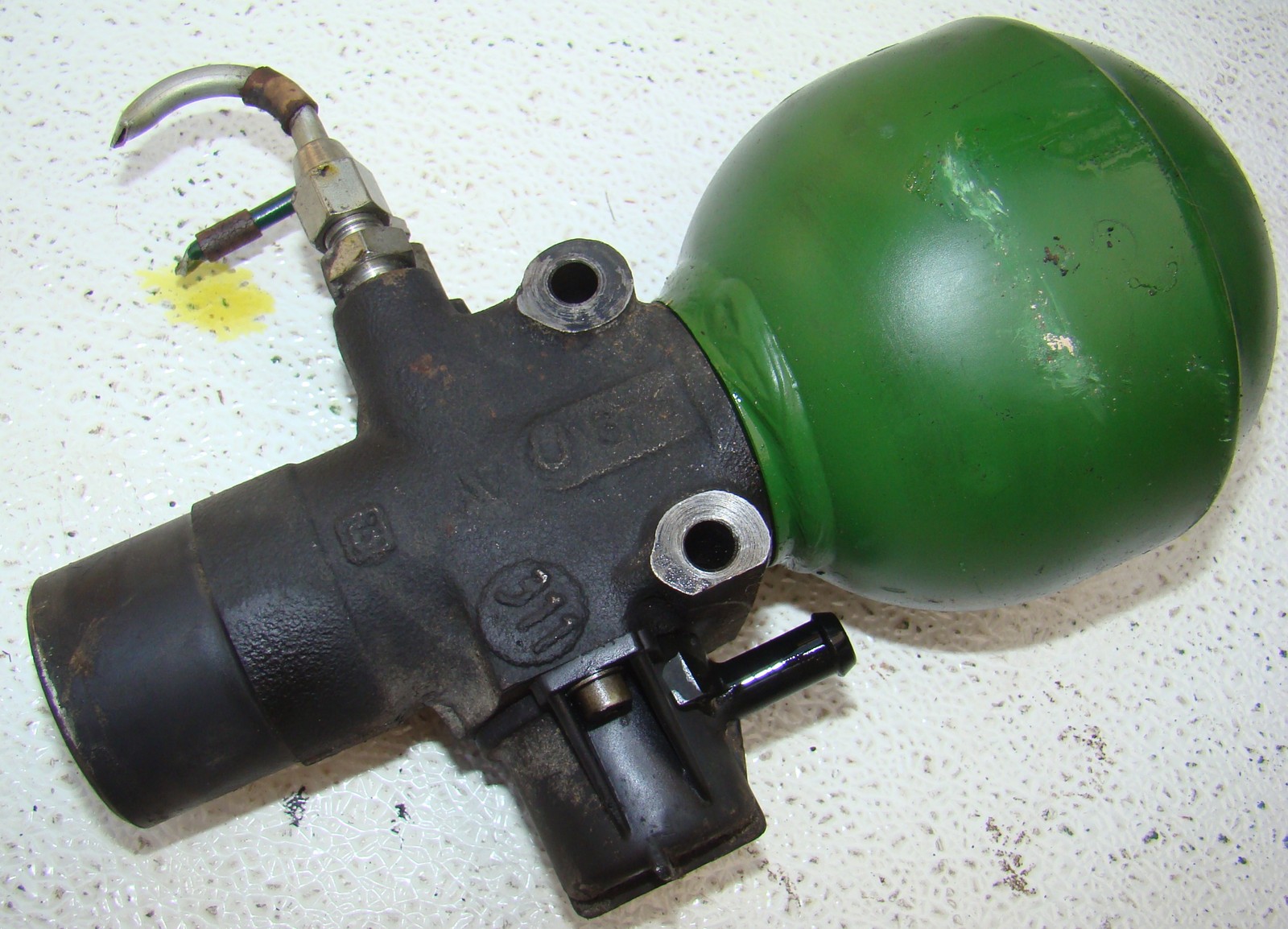 ROLLS ROYCE BRAKE HYDRAULIC ACCUMULATOR REAR SILVER SPUR 90
