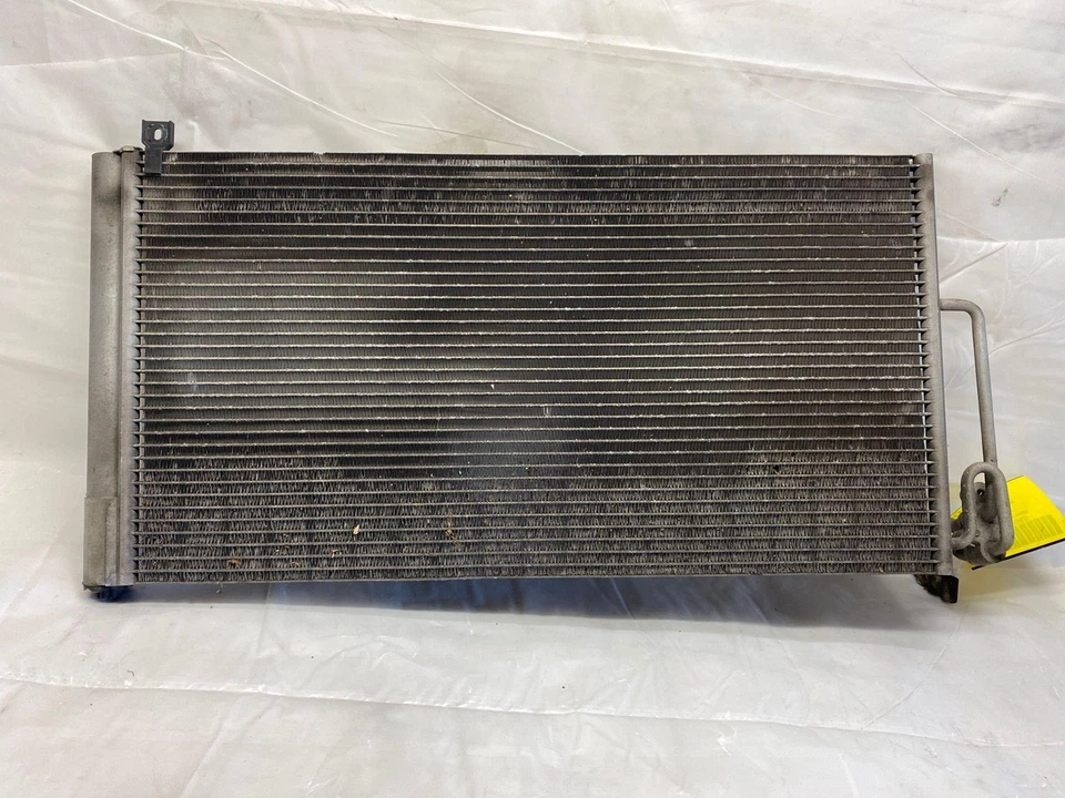 2007 - 2010 MINI COOPER Hatchback 4 cilindros condensador de ar condicionado 1.6L - Imagem 3 de 4