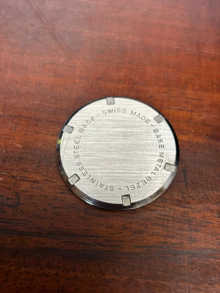 Reloj Digital JUMP HOUR BASE Suizo DE COLECCIÓN RARO Viento Estuche en Forma de D Necesita Servicio Foto 4 de 4