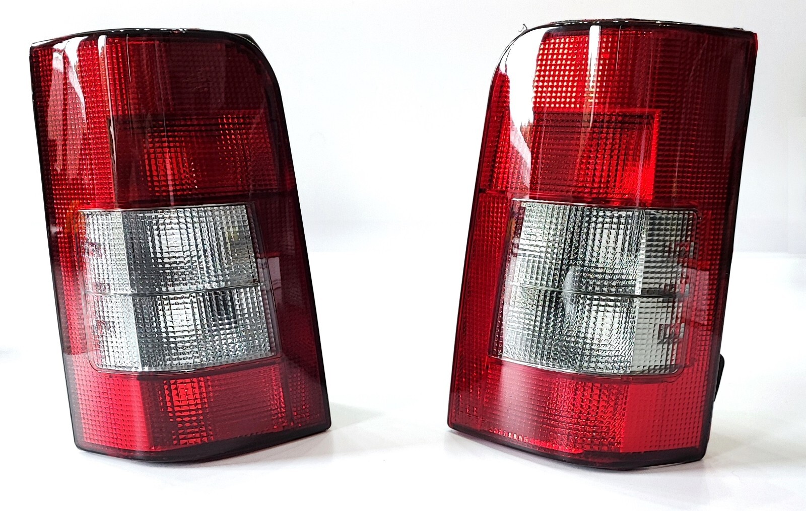Feu stop arriere Berlingo Partner pour reparer un phare casse de hayon