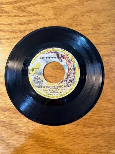 45 RECORD - RAY STEVENS - THE STREAK- YOU’VE GOT THE MUSIC INSIDE - Picture 2 of 2