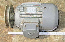 Elektromotor 220/380 V~; 1,1 kW; 2790 U/min - B3-80x1,1x3000 A + Riemenscheibe
