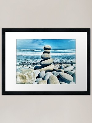 Zen Pebble Tower - Cairn Balancing gerahmtes Wandbild Poster Leinwanddruck Bild
