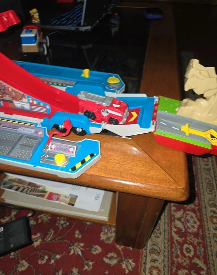 Paw Patrol – Big Truck Pups Camion Grande + 3 Personaggi E Camioncino pompiere - Immagine 3 di 4