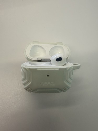 AIRPODS Lot (5 Count) For Parts, AirPods & AirPods Cases. Some In Working Order - 第 1/11 張圖片