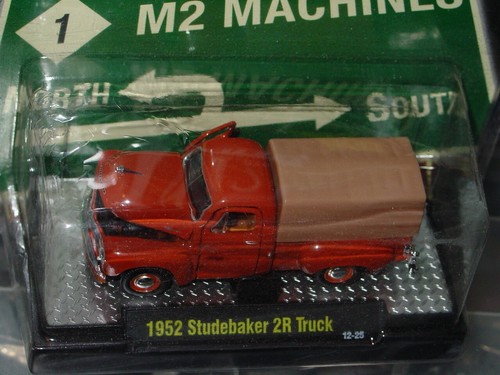 M2 MACHINES AUTO TRUCKS 1952 STUDEBAKER 2R PICKUP TRUCK -Tan, MIP - Picture 2 of 3