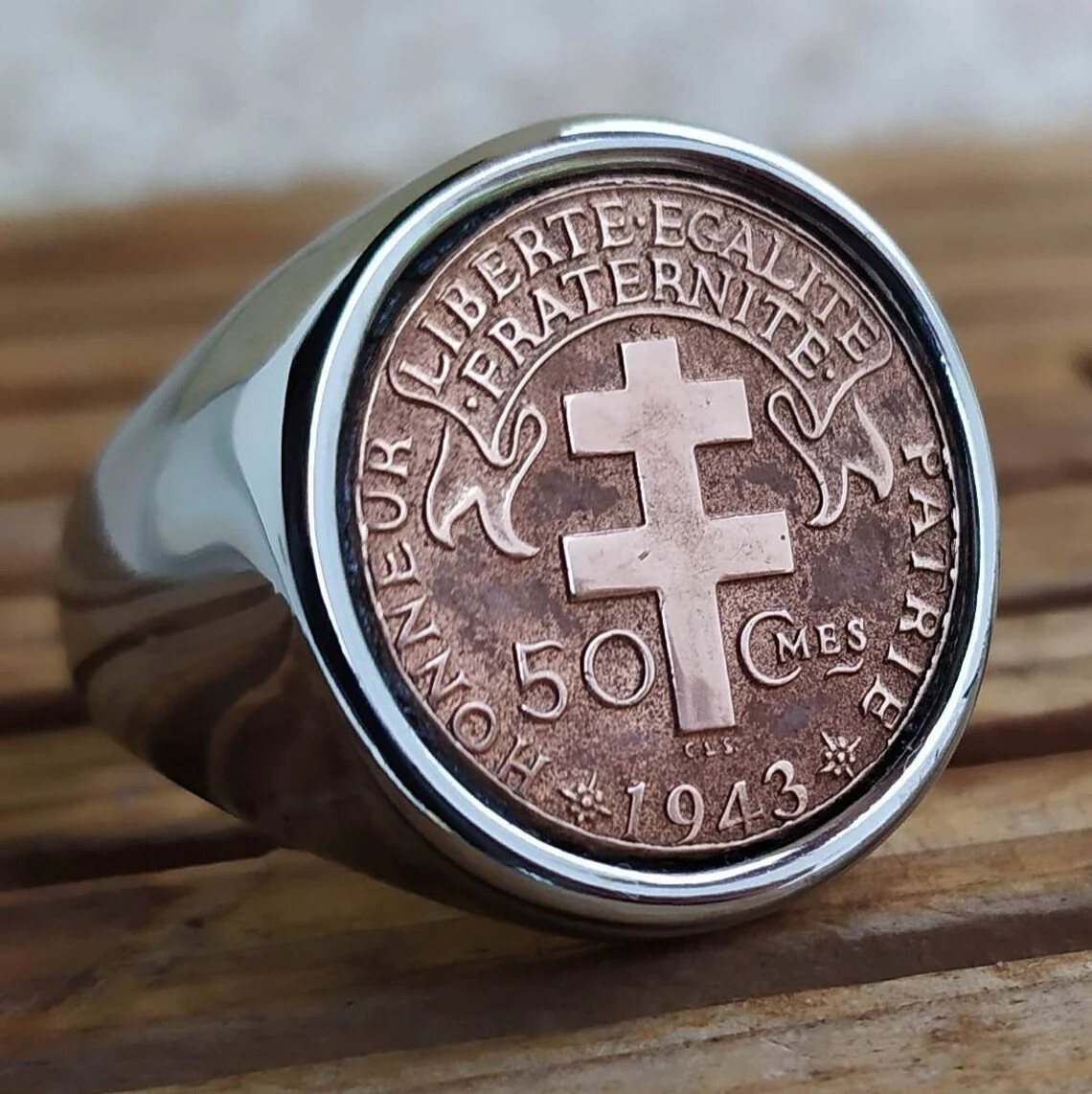 Bague pièce 1943 Croix de Lorraine, le cadeau historique en acier - 2