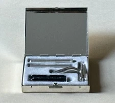 Compact Travel Razor Set