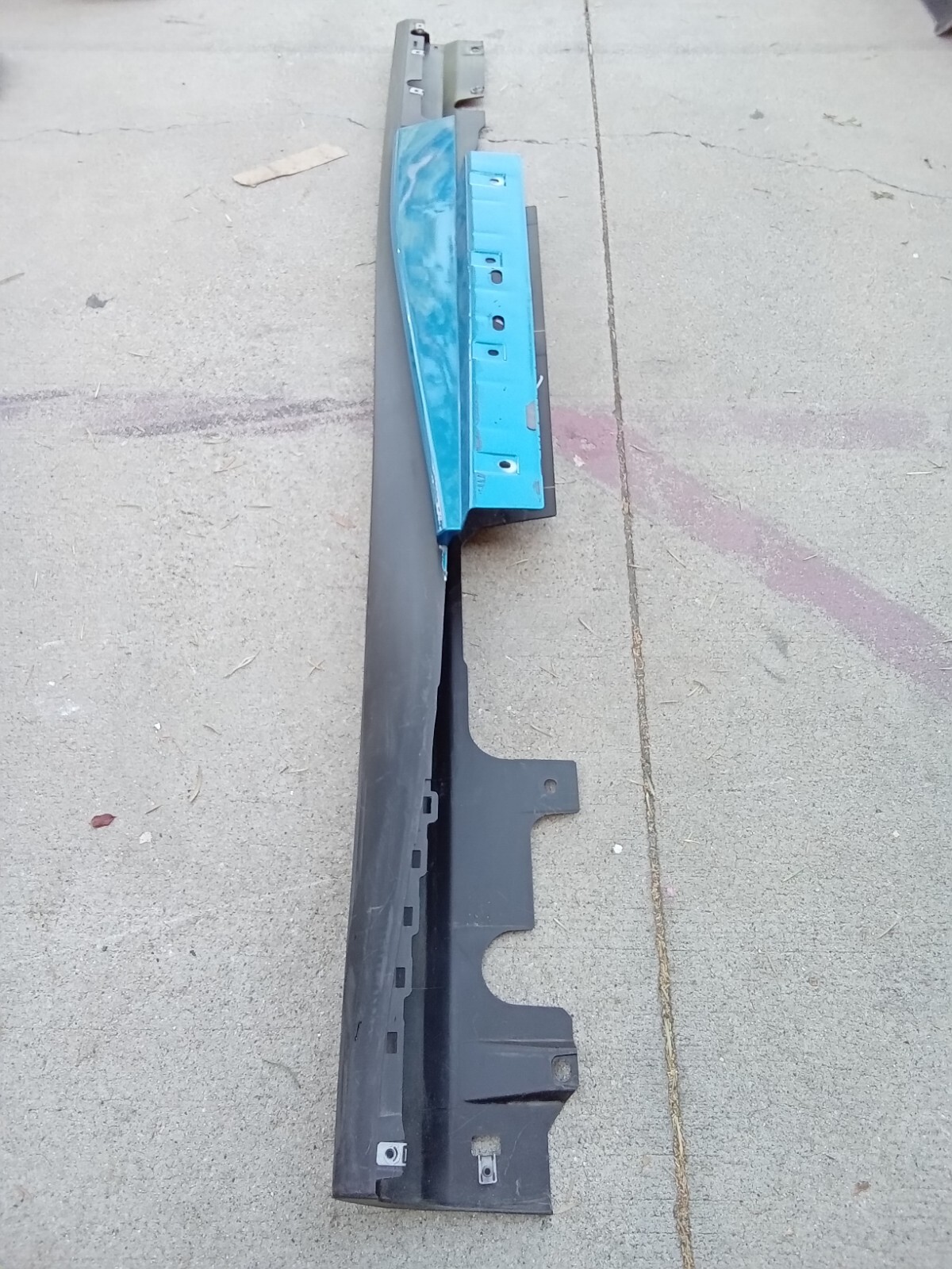 2018-2022 Ferrari 812 Superfast Right Rocker Panel Skirt Molding 088068800 OEM